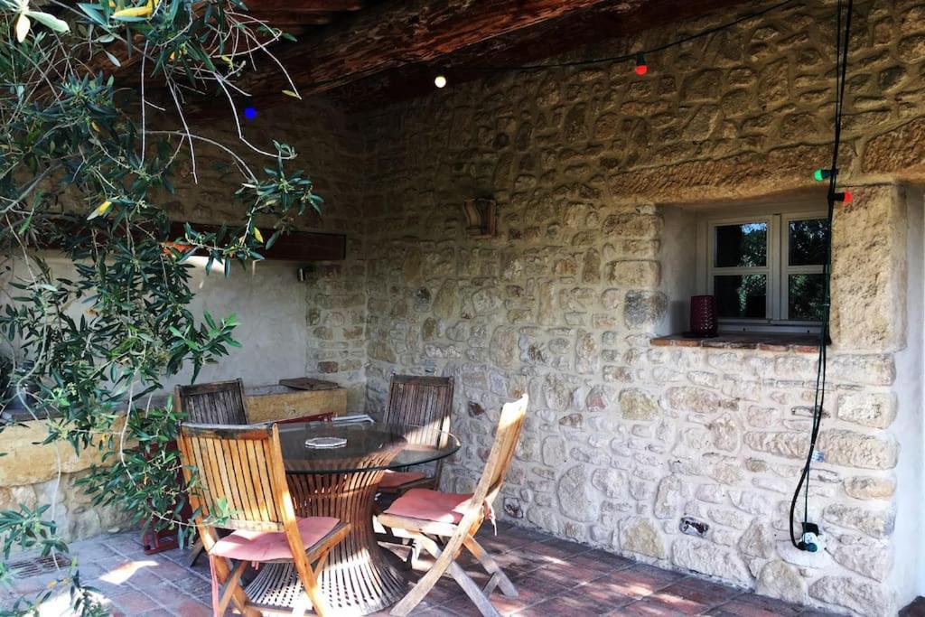 Gite Des Amis Domaine De Mas Caron Caromb Exterior photo